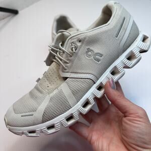 ON CLOUD Cloud6 All White Sneakers